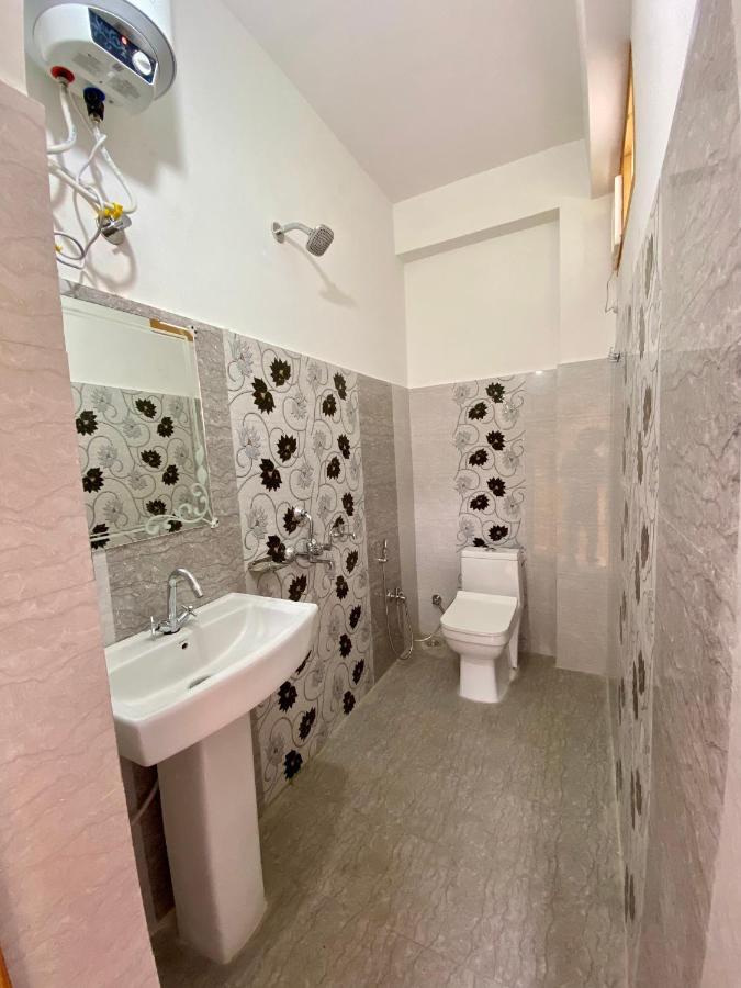 Hotel Mansarovar Inn Munsyari Kültér fotó