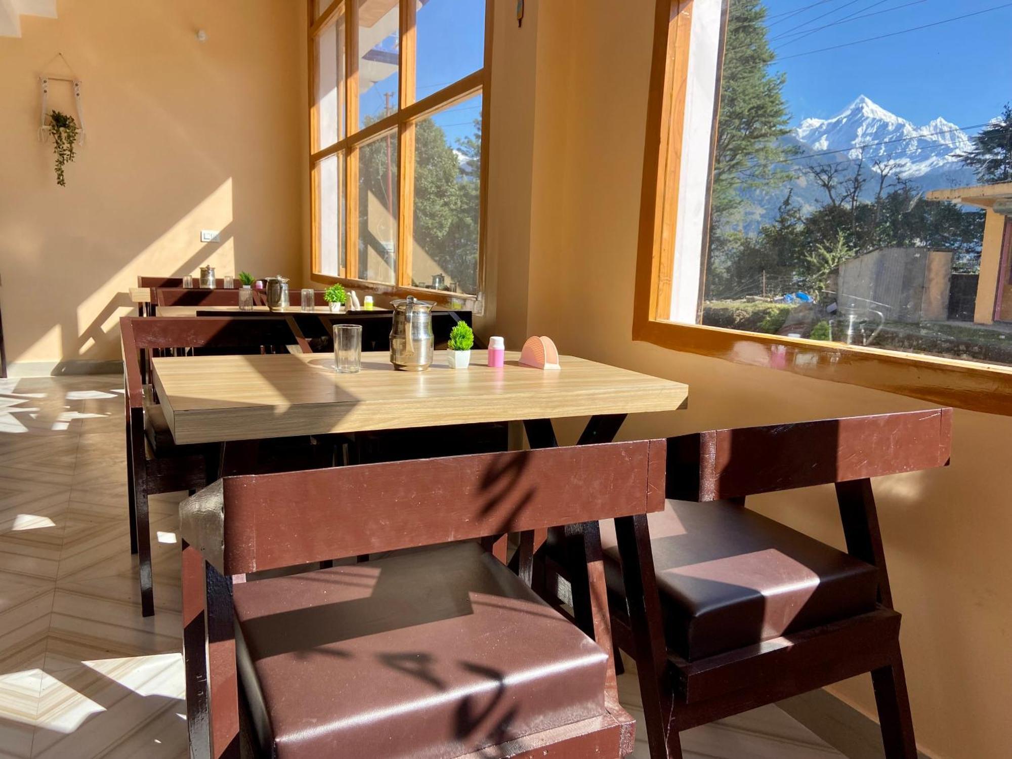 Hotel Mansarovar Inn Munsyari Kültér fotó